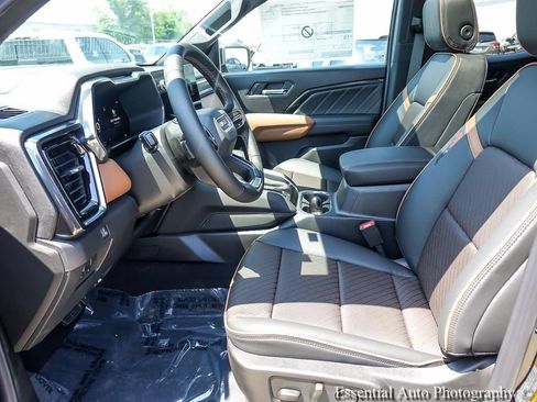 New 2026 GMC Canyon AT4 w/ Technology Plus Package AWD/4WD image 10
