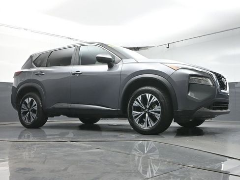 Used 2023 Nissan Rogue SV image 29