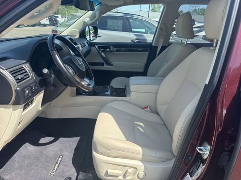 Used 2021 Lexus GX 460 Premium w/ Premium Package AWD/4WD image 32