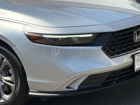 Used 2023 Honda Accord EX image 5