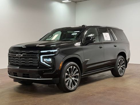 Used 2025 Chevrolet Tahoe High Country AWD/4WD image 28