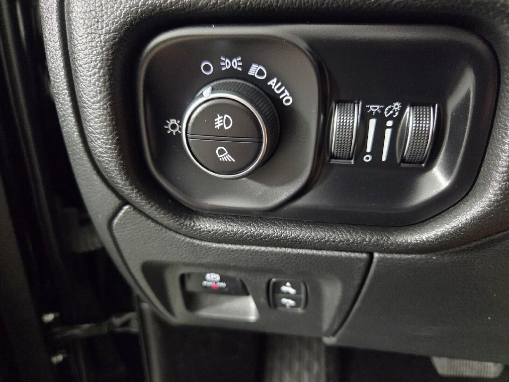 Used 2025 RAM 1500 Big Horn RWD image 20