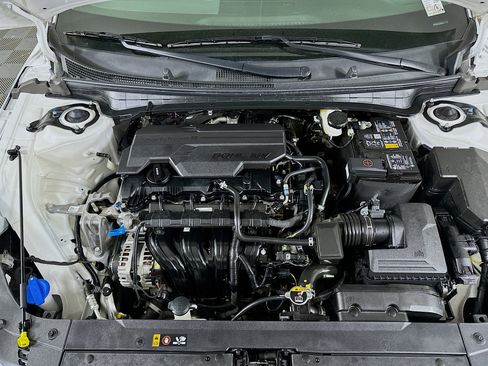 Used 2025 Kia K4 LXS image 32