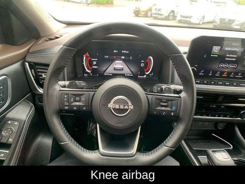 Certified 2023 Nissan Rogue Platinum w/ Platinum Premium Package AWD/4WD image 17