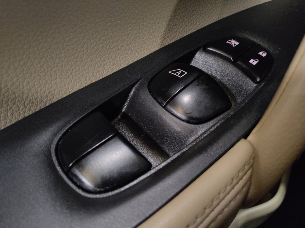Used 2018 Nissan Rogue SL w/ Premium Package FWD image 27