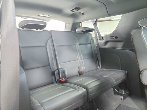 Used 2023 Chevrolet Suburban Premier image 43