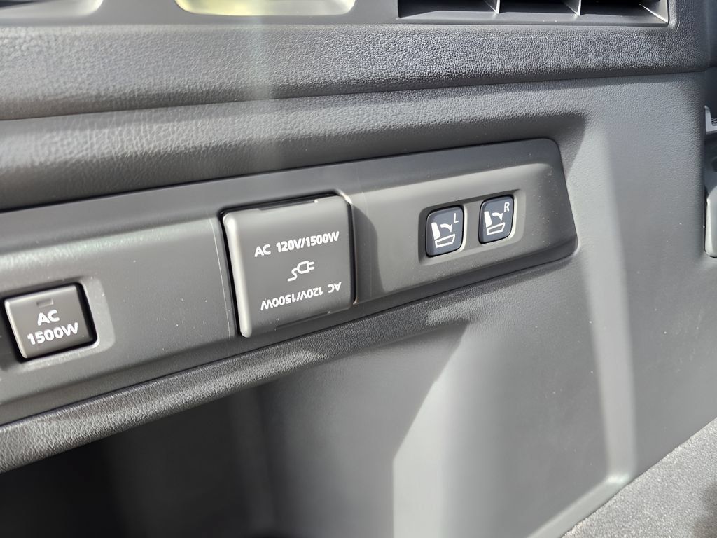 Certified 2025 MAZDA CX-70 Plug-In Hybrid w/ Premium Plus AWD/4WD image 30