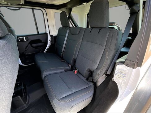 Used 2025 Jeep Wrangler Unlimited Sport AWD/4WD image 22