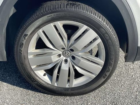 Certified 2026 Volkswagen Atlas SE FWD image 6