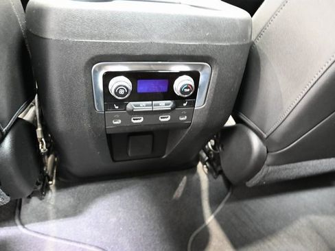 Used 2021 GMC Yukon SLT w/ SLT Luxury Plus Package image 30