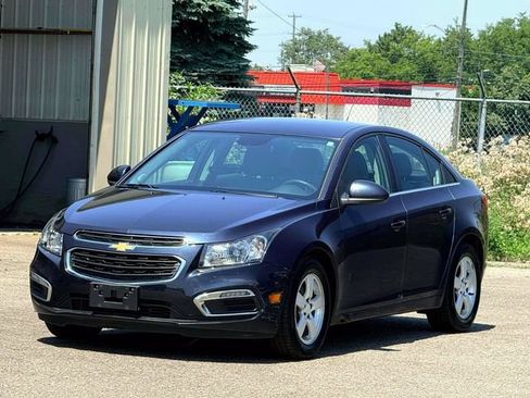 Used 2015 Chevrolet Cruze LT FWD image 1