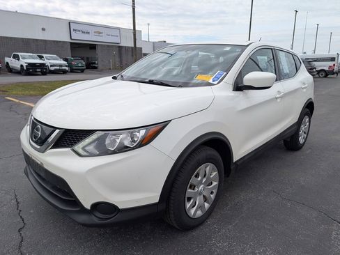 Used 2019 Nissan Rogue Sport S image 5