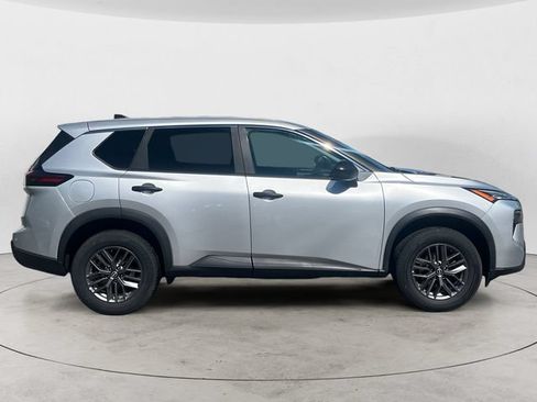 Used 2024 Nissan Rogue S AWD/4WD image 6