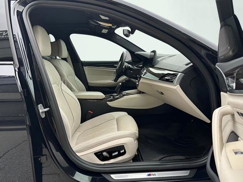 Used 2023 BMW 540i w/ Executive Package image 35