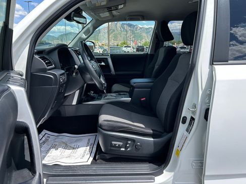 Used 2023 Toyota 4Runner SR5 AWD/4WD image 12