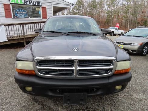 Used 2004 Dodge Dakota Sport w/ Deluxe Convenience Group image 3