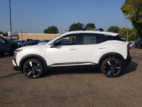 New 2026 Nissan Kicks SR w/ Cold Weather Package image 3