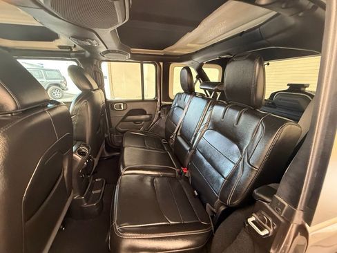 Used 2021 Jeep Wrangler Unlimited Sahara w/ Safety Group image 18