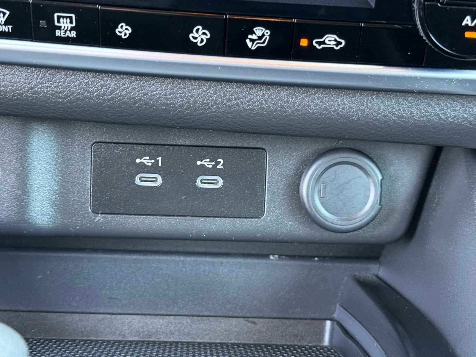 Used 2025 Nissan Rogue SV AWD/4WD image 24
