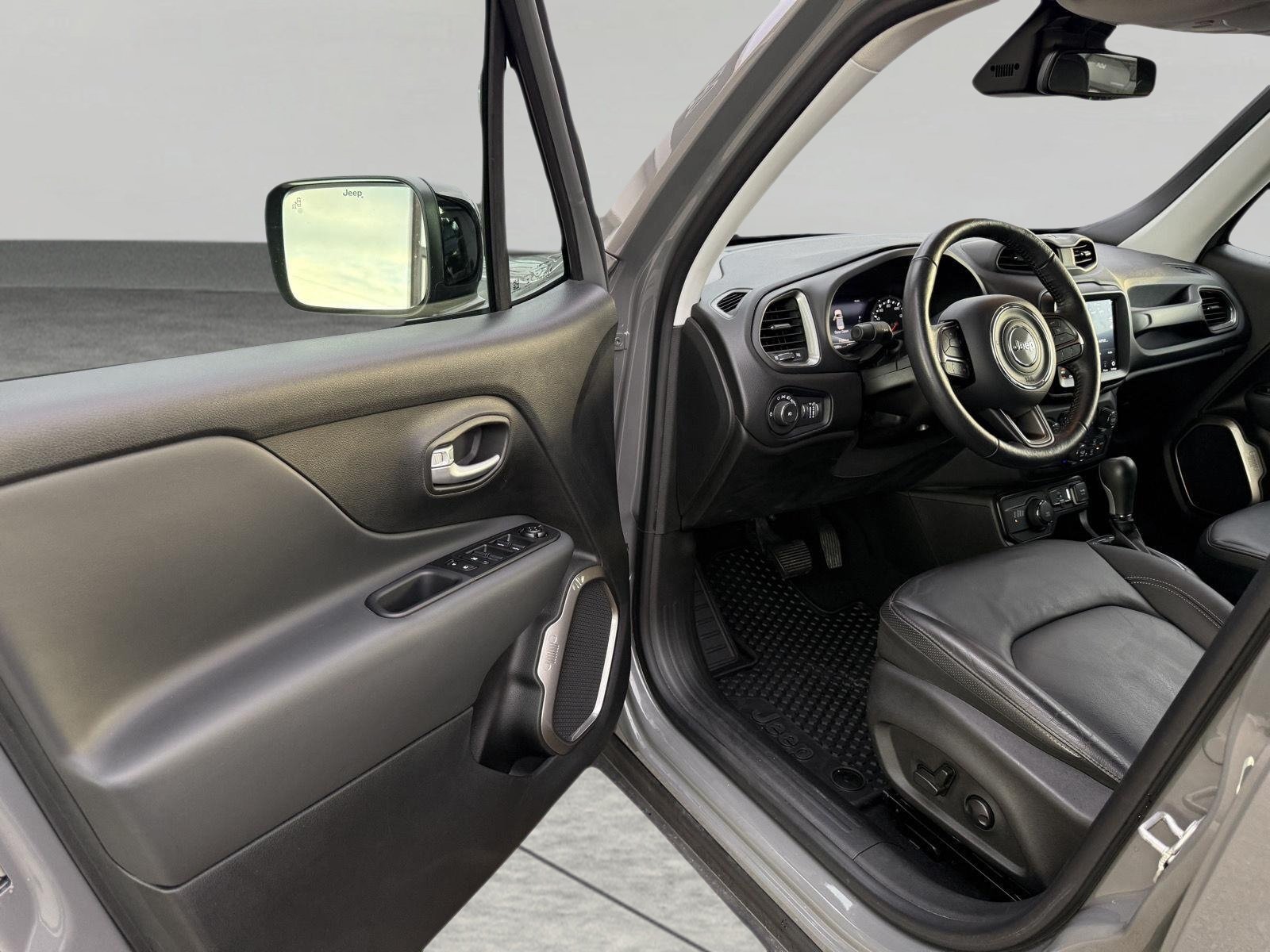Used 2022 Jeep Renegade Limited AWD/4WD image 18