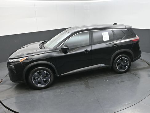 Used 2025 Nissan Rogue SV FWD image 42