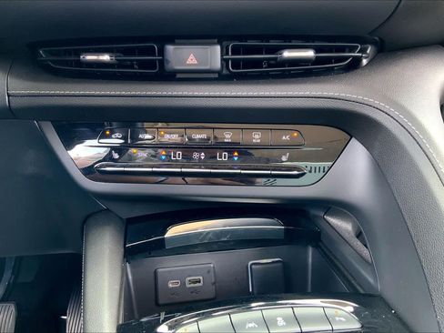 Used 2022 Buick Envision Preferred FWD image 32