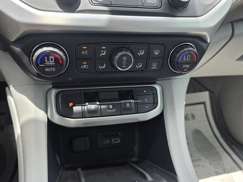 Used 2021 GMC Acadia SLT w/ Trailering Package FWD image 21