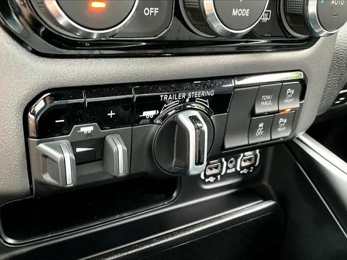 Used 2021 RAM 1500 Big Horn AWD/4WD image 39