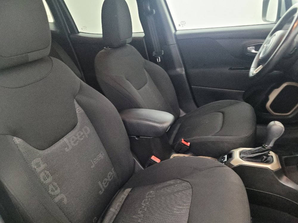 Used 2016 Jeep Renegade Latitude w/ Popular Equipment Group FWD image 21