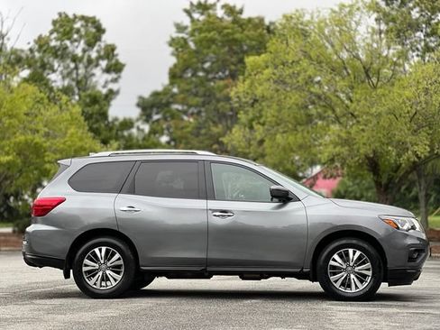 Used 2020 Nissan Pathfinder S AWD/4WD image 4