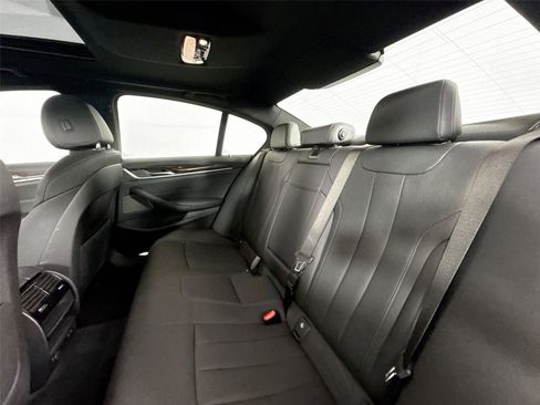 Used 2023 BMW 530e xDrive image 35