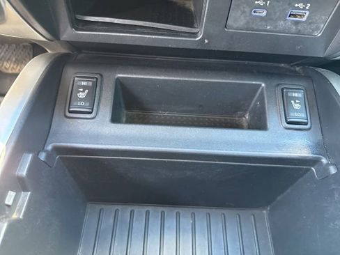 Used 2021 Nissan Titan SV w/ SV Convenience Package image 11