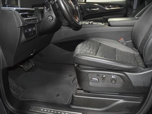 Used 2024 Cadillac Escalade ESV Premium Luxury Platinum AWD/4WD image 43
