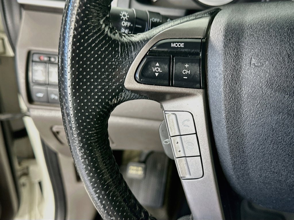 Used 2016 Honda Odyssey Touring Elite image 26