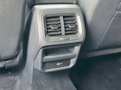 Certified 2022 Volkswagen Taos SE AWD/4WD image 14