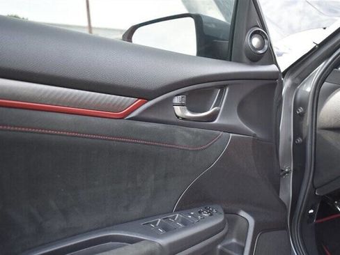 Used 2018 Honda Civic Type R image 12