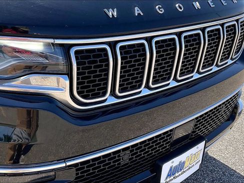 Used 2024 Jeep Wagoneer L Series II w/ Flexible Seating Group AWD/4WD image 36