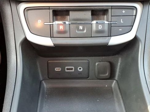 Used 2023 GMC Terrain SLE FWD image 21