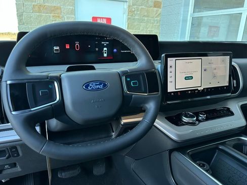 New 2025 Ford Expedition Active image 35