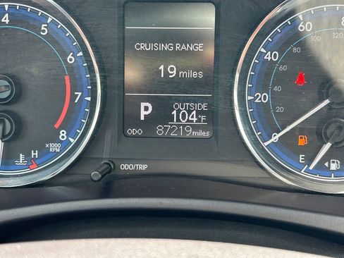 Used 2018 Toyota Corolla LE FWD image 29