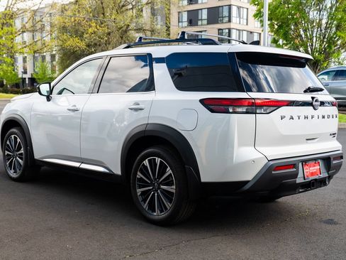 New 2026 Nissan Pathfinder Platinum w/ Accent Package AWD/4WD image 4