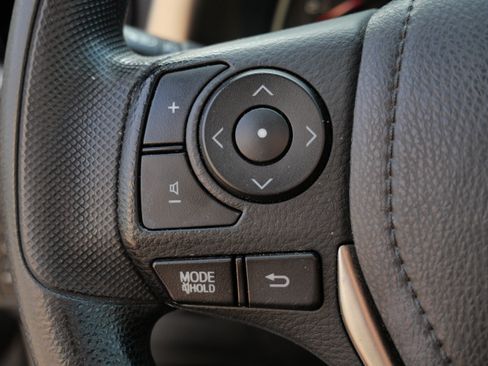Used 2015 Toyota RAV4 XLE FWD image 27