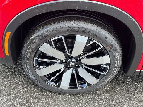 New 2025 Mitsubishi Outlander SE image 10