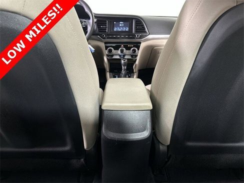 Used 2019 Hyundai Elantra SE image 22