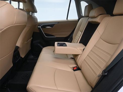 Used 2023 Toyota RAV4 XLE Premium image 24