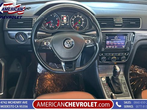 Used 2018 Volkswagen Passat 3.6 SEL Premium FWD image 18