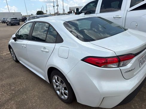Used 2024 Toyota Corolla LE FWD image 4