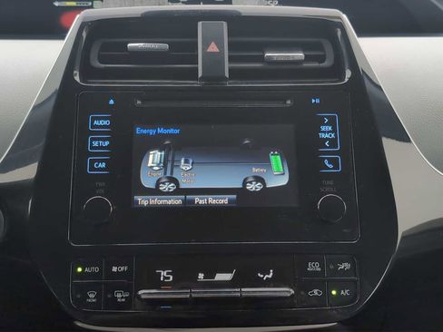 Used 2018 Toyota Prius Two image 15