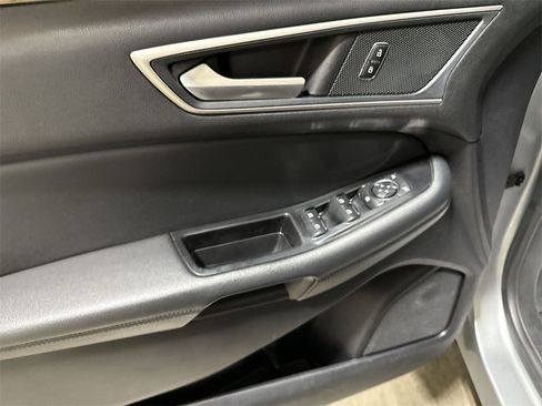 Used 2020 Ford Edge SEL image 20