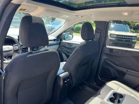 Used 2023 Ford Escape Active w/ Tech Pack #1 AWD/4WD image 17